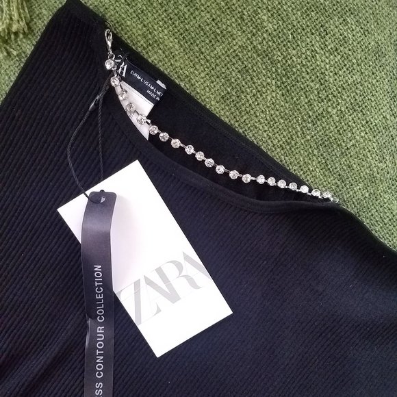 NWT BLACK SEAMLESS JEWEL SKIRT. - Picture 6 of 6